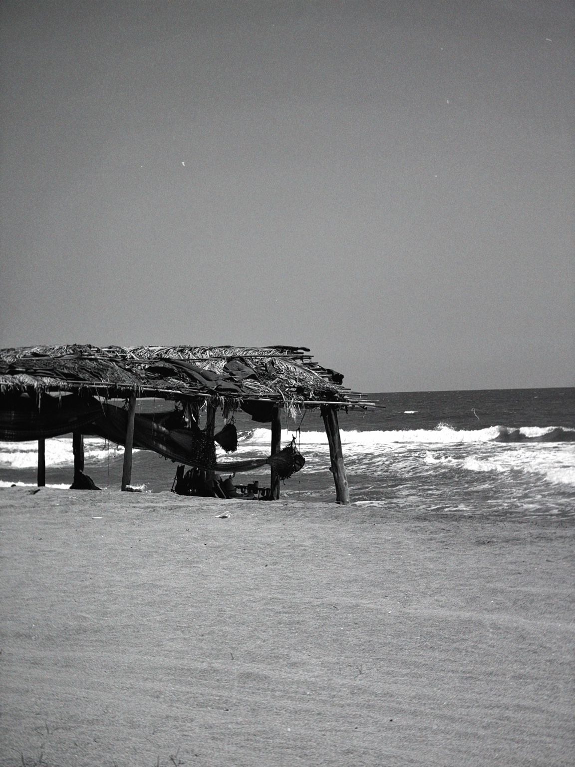 Ramadas frente a las olas